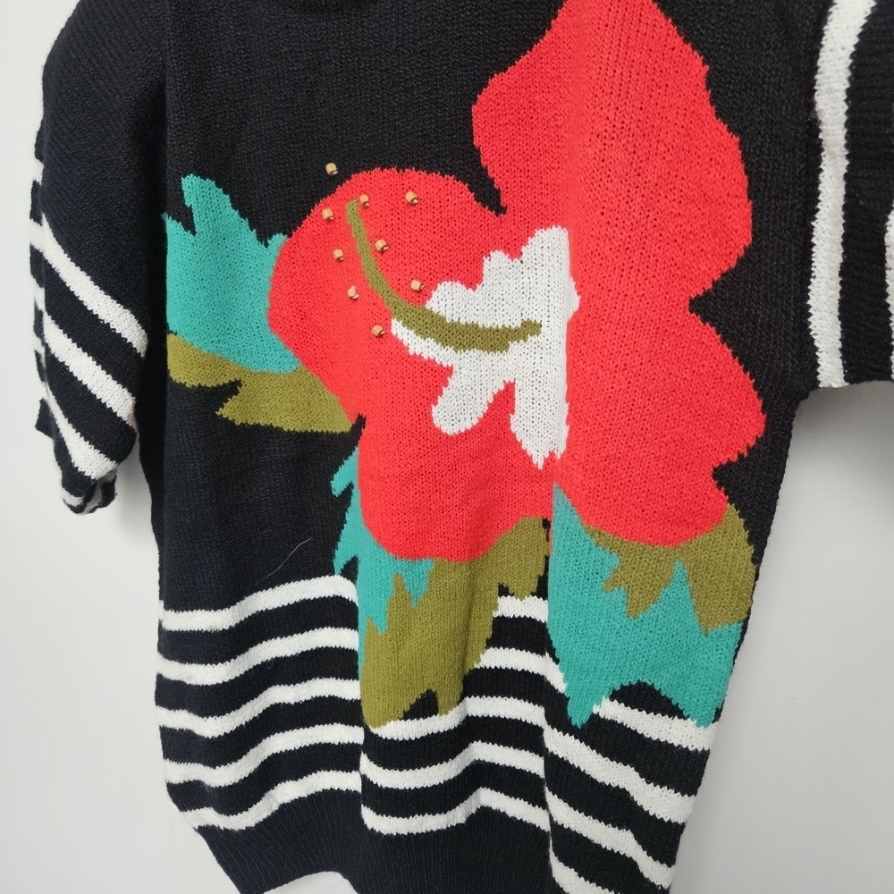 Vintage Fair Set Black and White Sz L Striped Knitted Sweater with Floral Design - Picture 6 of 10